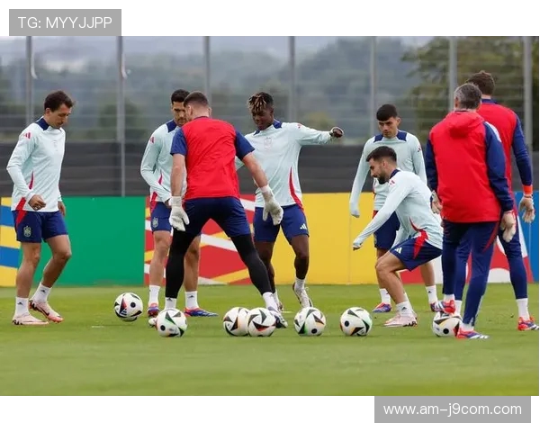 双球足球训练法：提升球员技术与团队协作能力的全方位训练方案